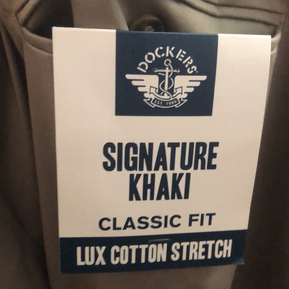 Dockers signature khaki classic fit lux cotton stretch 42x32 - Picture 3 of 6